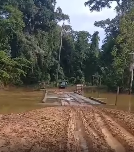 BUJARI PONTE BAIXA ALAGA E CAUSA PREJUÍZOS NA ZONA RURAL
