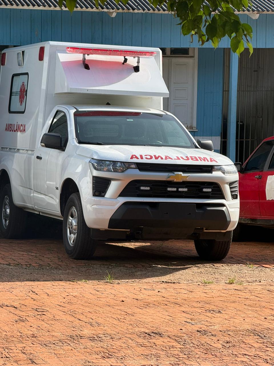 REVOLTA EM BUJARI: AMBULÂNCIA NOVA NÃO ESTÁ SENDO USADA NO INVERNO